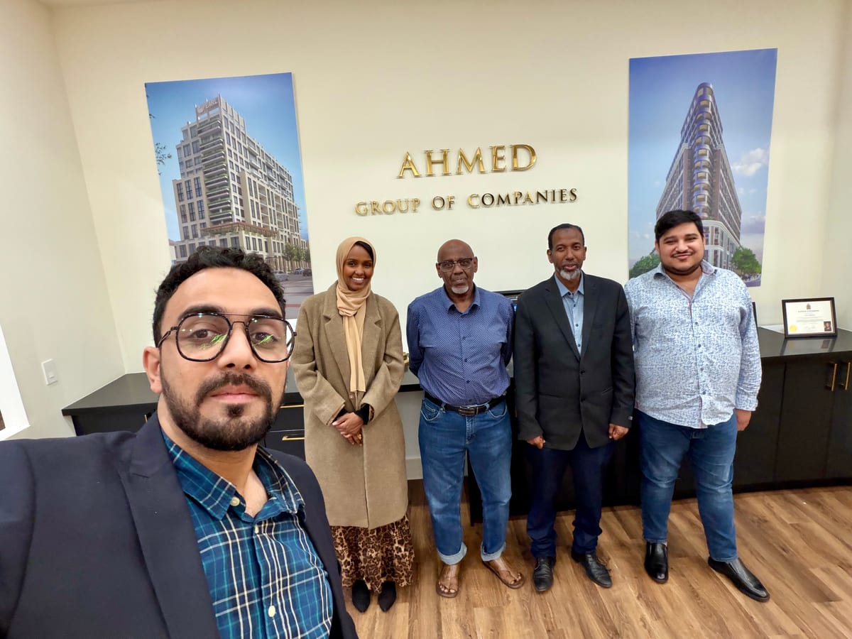 Representatives of Tawakkul and École Ibn Batouta at the manager's office